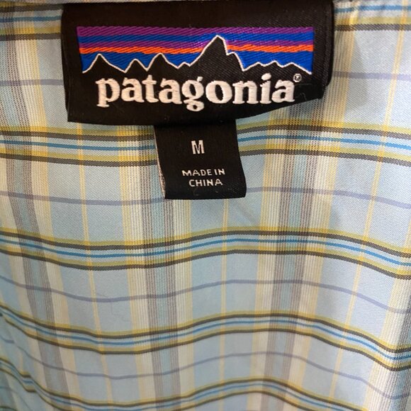 Patagonia Men's Button Down Shirt - Picture 2 of 3